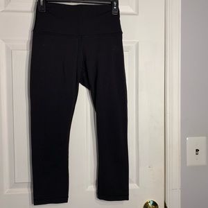 Lululemon black cropped leggings